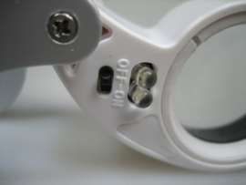 Juwelier Horloge Loep in witte houder met een 40 x vergroting incl. 2 x led nieuw