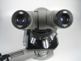 Binocular Biological Microscope met Regeltransformator gebruikt uit lab