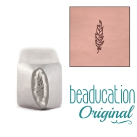 Traditional Feather medium,  2,5x9,25mm  (Beaducation)