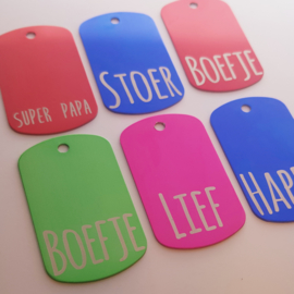 Gekleurd aluminium dogtag - met eigen tekst (10stuks)