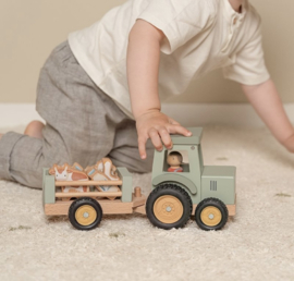 LD tractor met trailer Little Farm