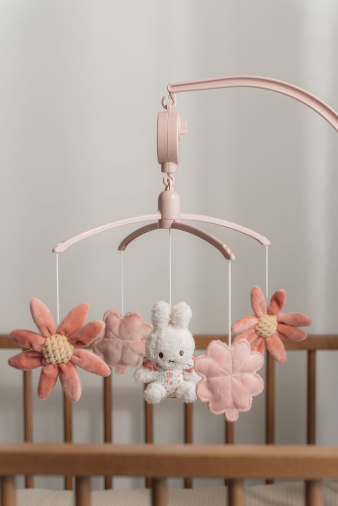 LD x Nijntje muziekmobiel roze lucky blossom