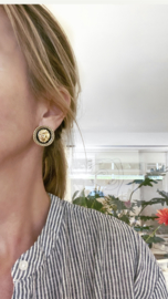 OORRINGETJE MET ZWARTE GEMSTONES - ELLEN BEEKMANS