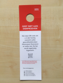 TERUG OP VOORRAAD! – Deurhanger en sticker Stop Dierproeven