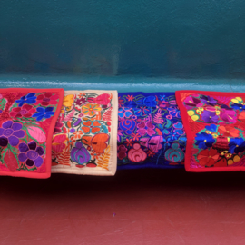 Kussenhoezen 50 x 50 cm, kleurrijk geborduurd uit Mexico