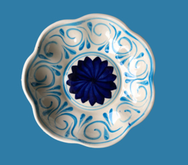 Bloemvormige schaal