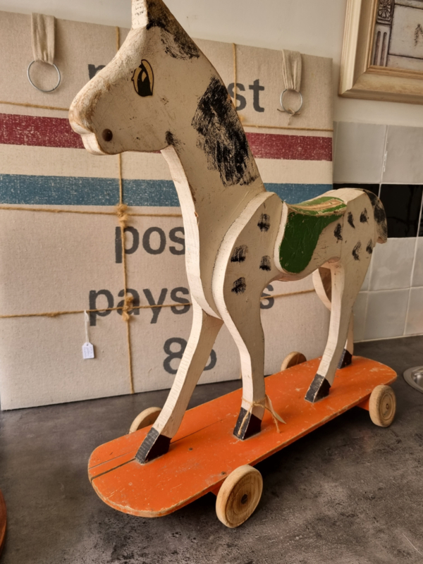 Oud houten Trek Paardje | Speelgoed | DE HOOIMIJT - Brocante