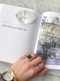 Voordeelset: Boek  "Crystals Rock!"+ Bergkristal