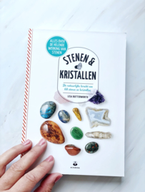 Boek: Stenen en Kristallen!