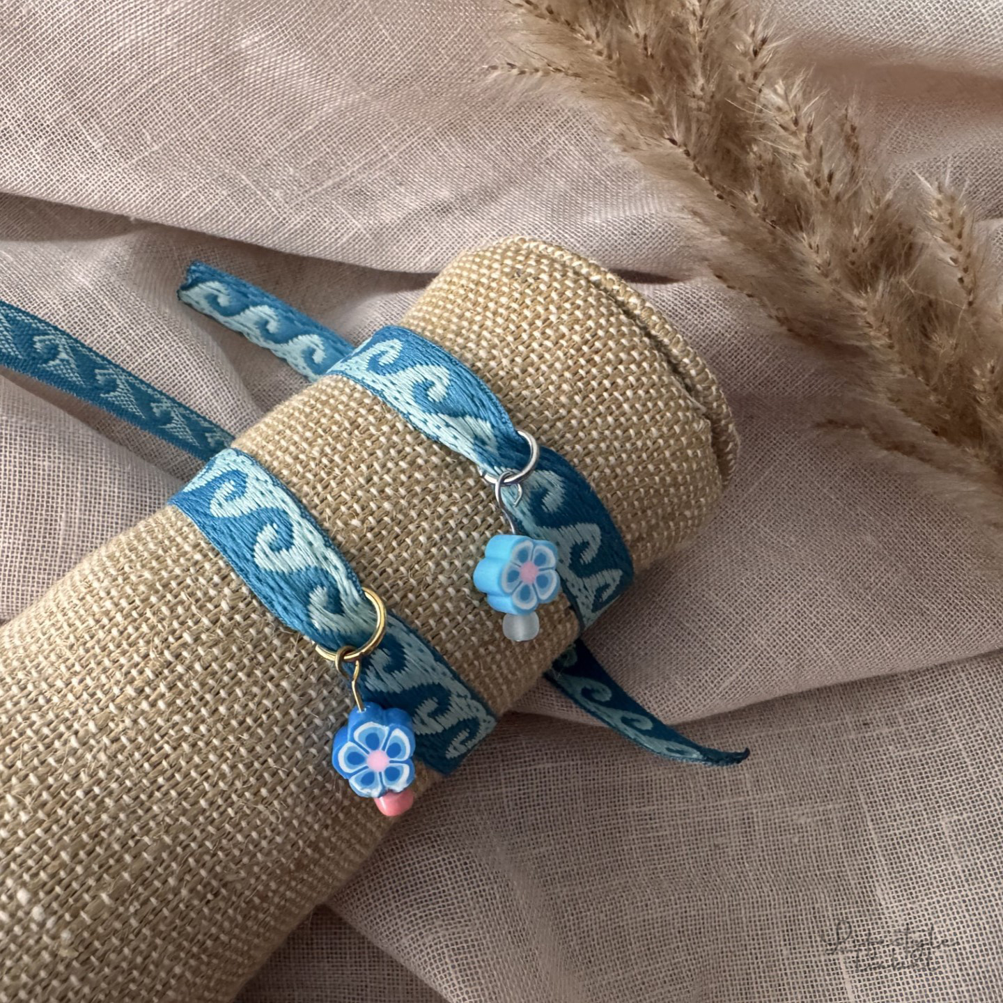 Lintarmband blauw