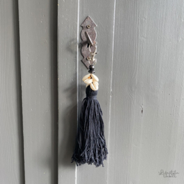 Tassel zwart schelpjes