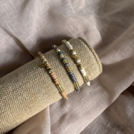 Kralen armbandje goud grijs of wit