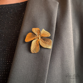 Broche bloem
