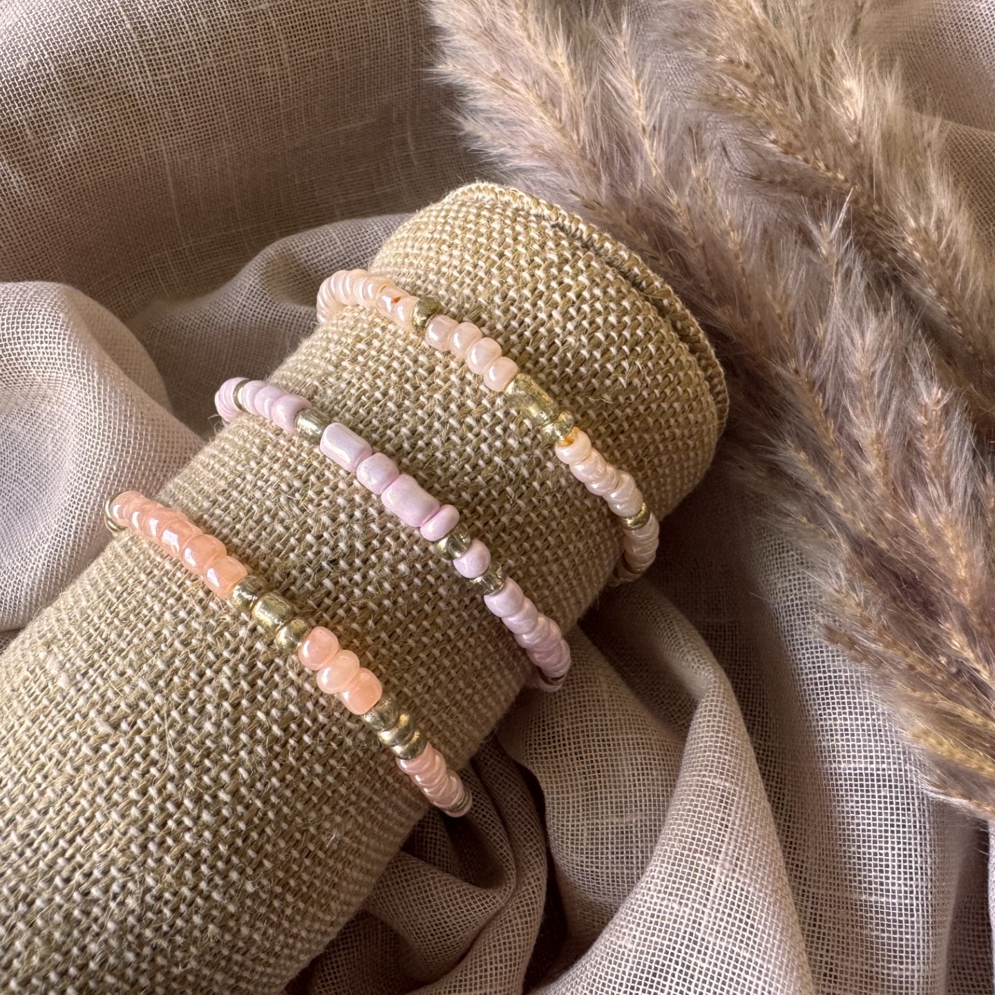 Kralen armbandjes roze