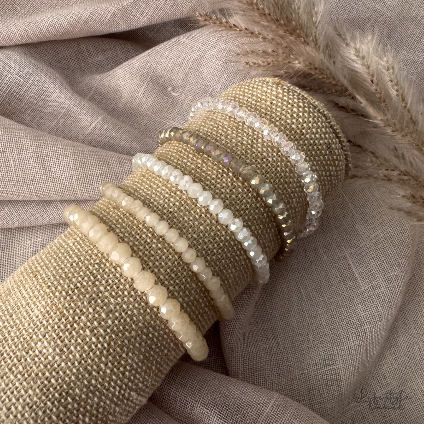 Sprankelende kralen armbandjes naturel