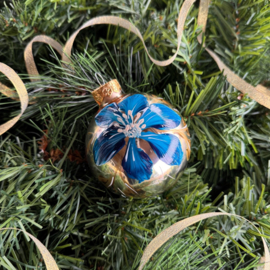 Kerstbal handmade middel nr 17.