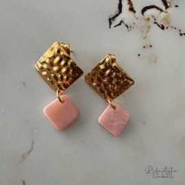 Oorbellen gold roze