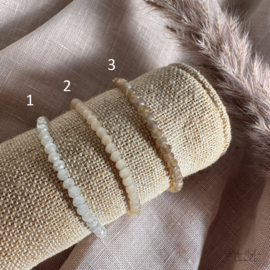 Sprankelende kralen armbandjes naturel