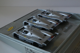 Slot-It  gift set CA05W Inhoud: 3x Mercedes Sauber C9 No.61, 62, 63 nr.  Limited Edition in OVP. Nieuw!