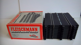 Fleischmann Auto-Rallye. 1/2 recht 3102. 10 stuks in OVP grijs. New Old Stock.