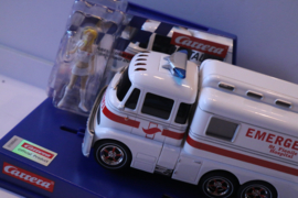 Carrera Digital 132 Ambulance met figuur nr. 30943 in OVP.