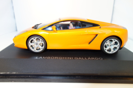 1:24  Lamborghini Murciélago oranje metallic   nr. 14032