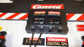 Carrera Digital 132/124 complete blackbox-unit   nr. 30344 + transformator + 2 x digitale regelaars nr. 26734