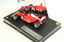 Carrera Evolution Ferrari F2002 V10 No.2 nr. 25707 in OVP.