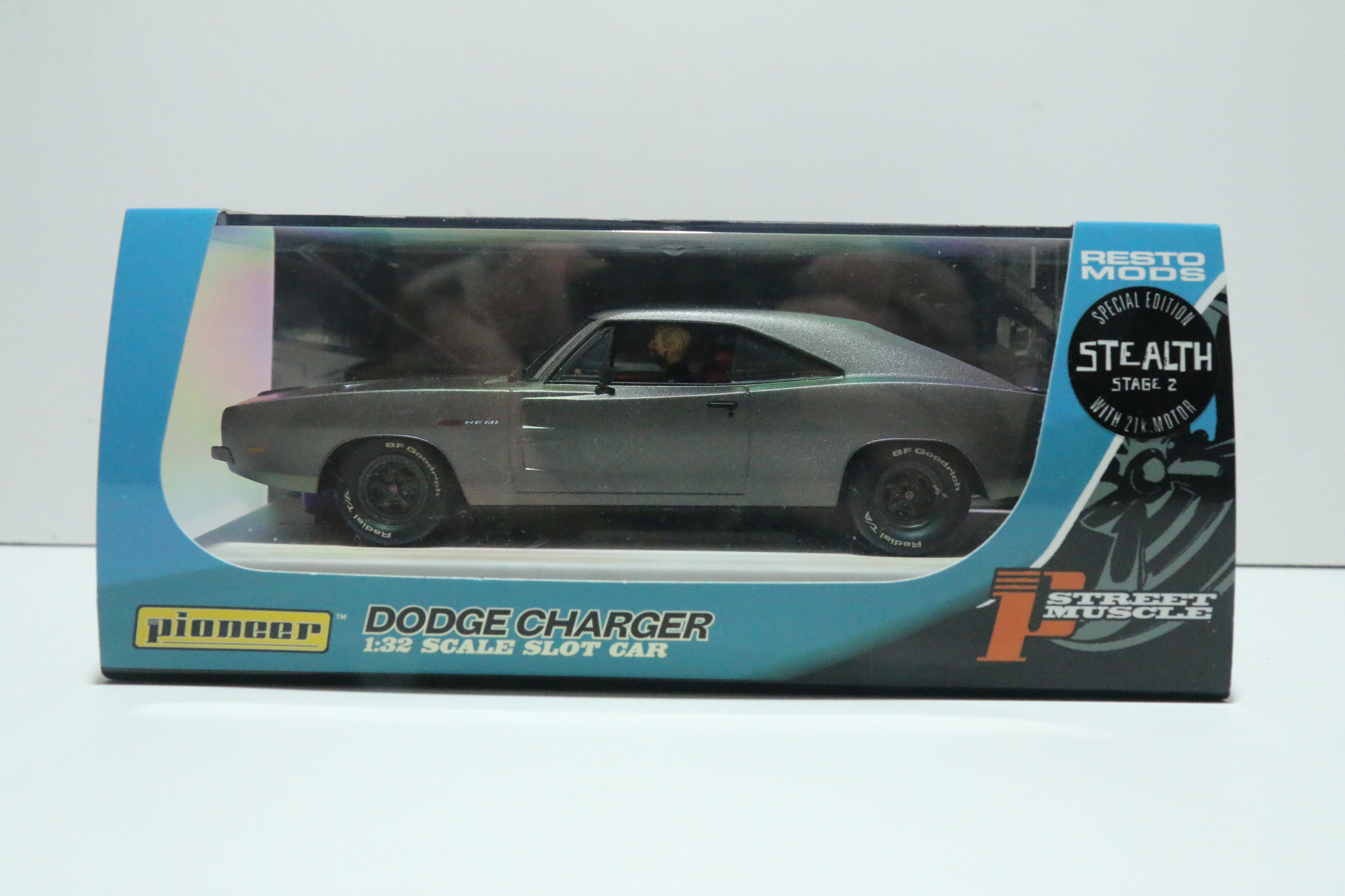 Pioneer Dodge Charger STEALTH Limited Edition nr. P092 in OVP!