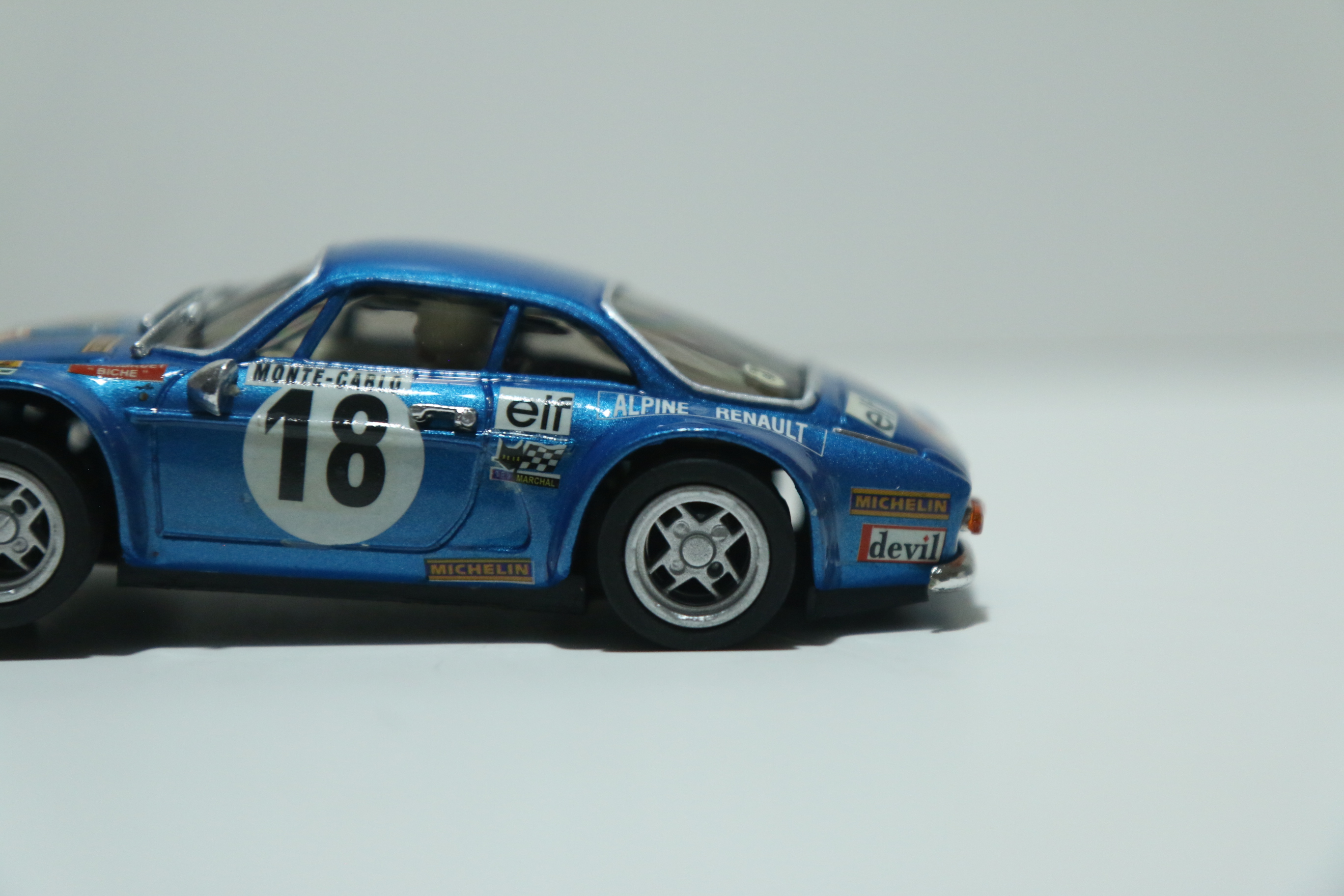TEAMSLOT Renault Alpine Blauw No.18 nr. 10701 in OVP!