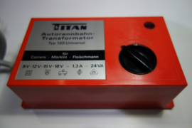 Titan 4-standen transformator nr. 103.  max. 18 volt. Rood.