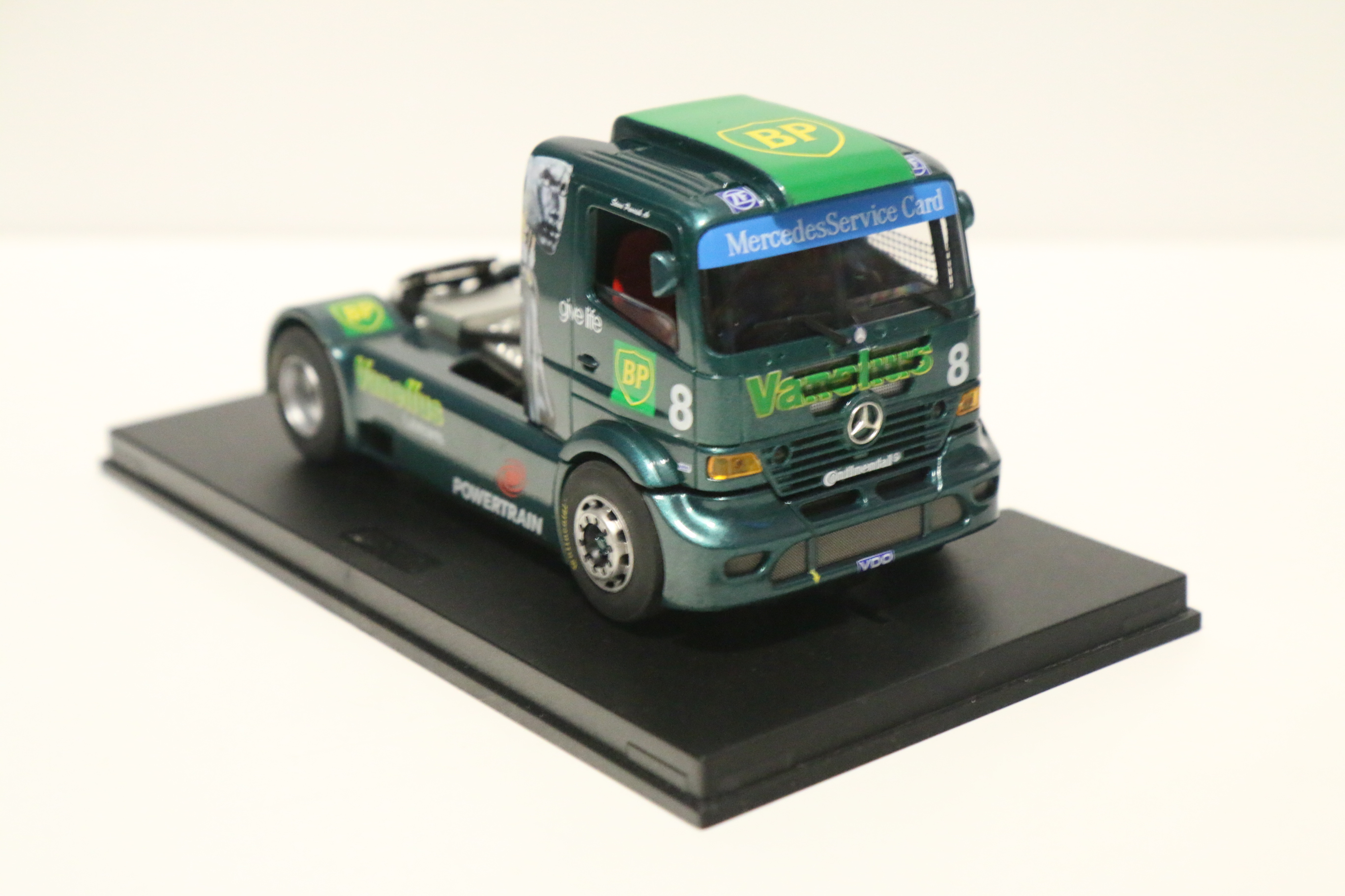 FLY Mercedes-Benz Atego Race truck BP Groen No.8 nr 08005 in OVP.