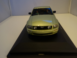 1:24  Ford Mustang GT2005 Legend Lime  nr. 14001