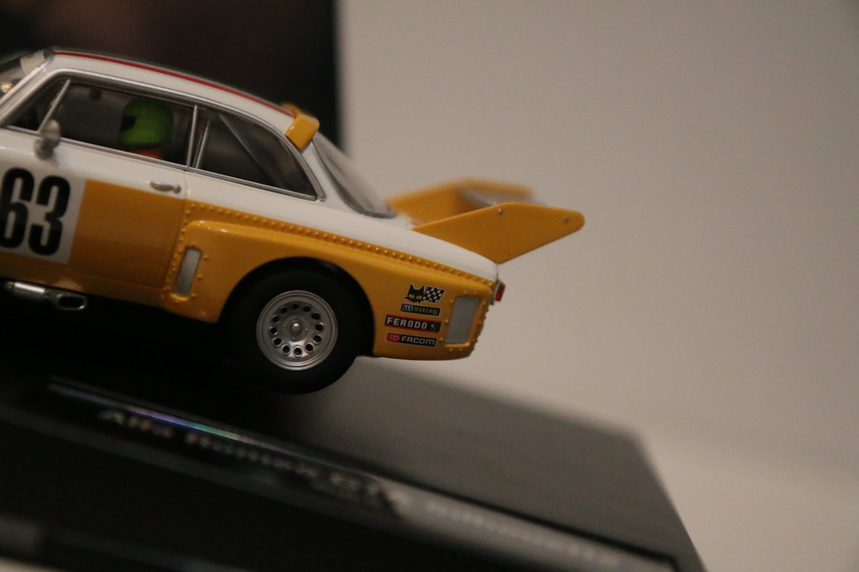 Carrera Evolution Alfa Romeo GTA geel/wit No.63 nr. 27416 in OVP!
