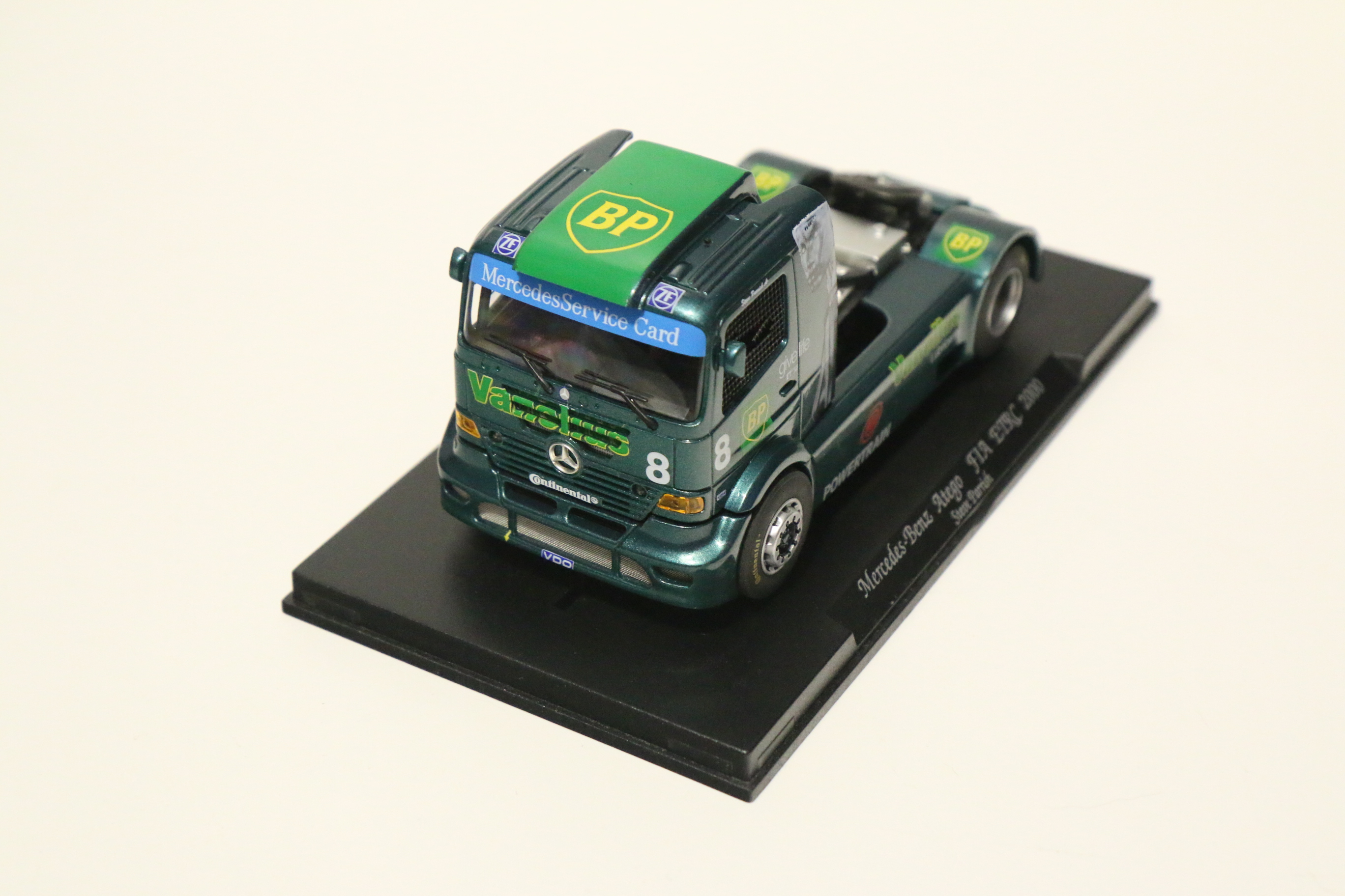 FLY Mercedes-Benz Atego Race truck BP Groen No.8 nr 08005 in OVP.