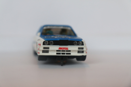 SCX BMW E30 M3 Wit/Blauw No.4 Blaupunkt nr. 83390