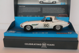 Scalextric Jaguar E-type wit No.60 60 YEARS SCALEXTRIC LIMITED EDITION nr.C3826A in OVP.