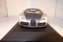 1:24  Bugatti EB 16.4 Veyron zilver/grijs metallic   nr. 14152