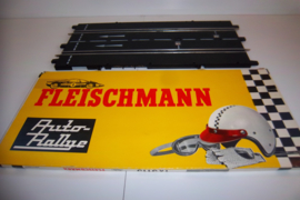 Fleischmann Auto-Rallye. Aansluitbaanstuk met rondenteller 3115.   in OVP geel