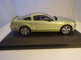 1:24  Ford Mustang GT2005 Legend Lime  nr. 14001