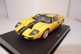 1:32  Ford GT  geel  2004   nr. 13082