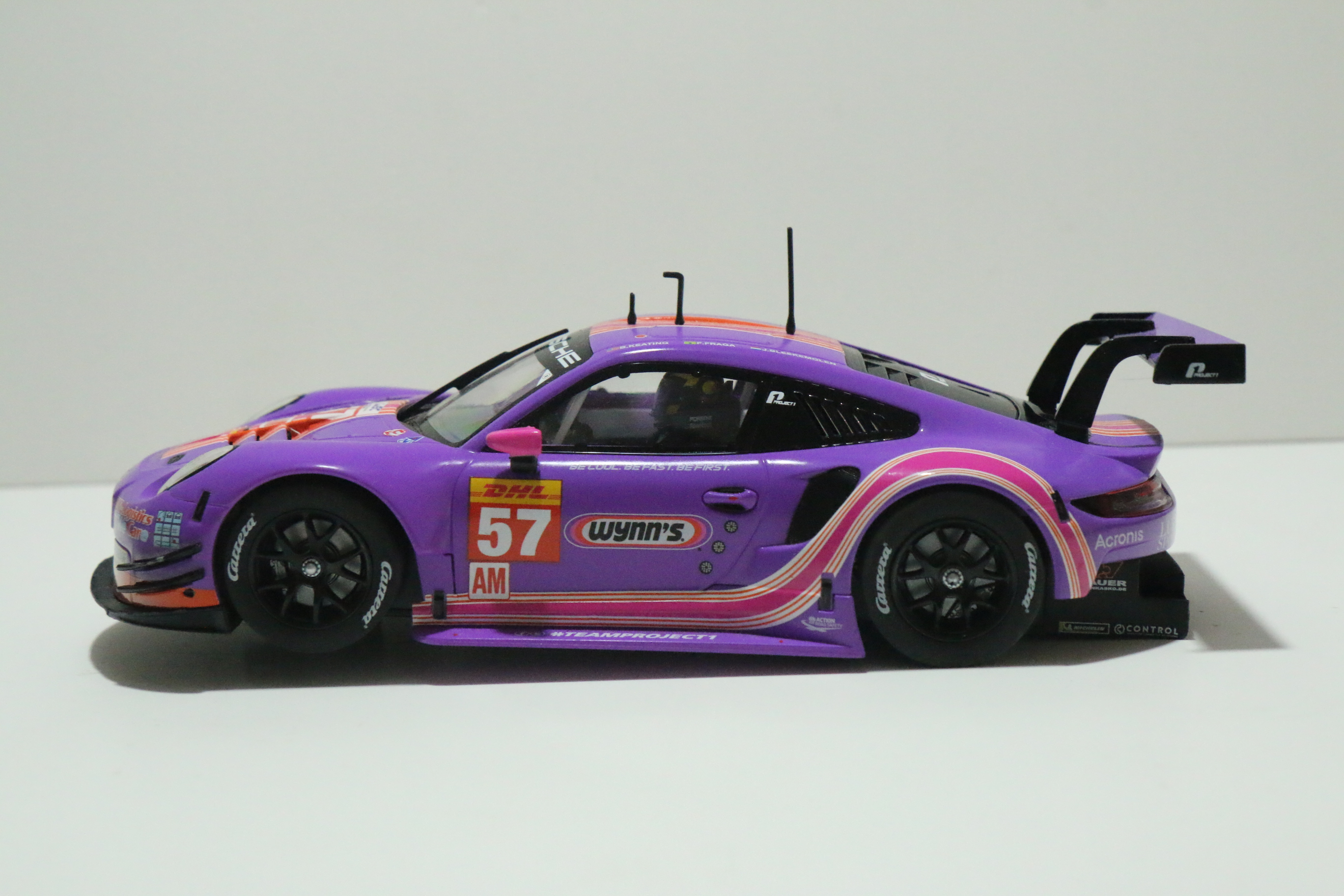 Carrera Digital 124 Porsche 911 RSR Paars No.57 nr. 23913