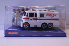 Carrera Digital 132 Ambulance met figuur nr. 30943 in OVP.