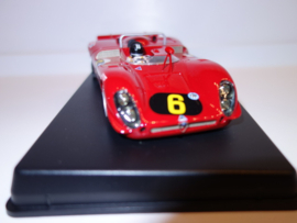 RACER slotcar RCR47B.  Alfa Romeo T 33/3  #6.   Nieuw !