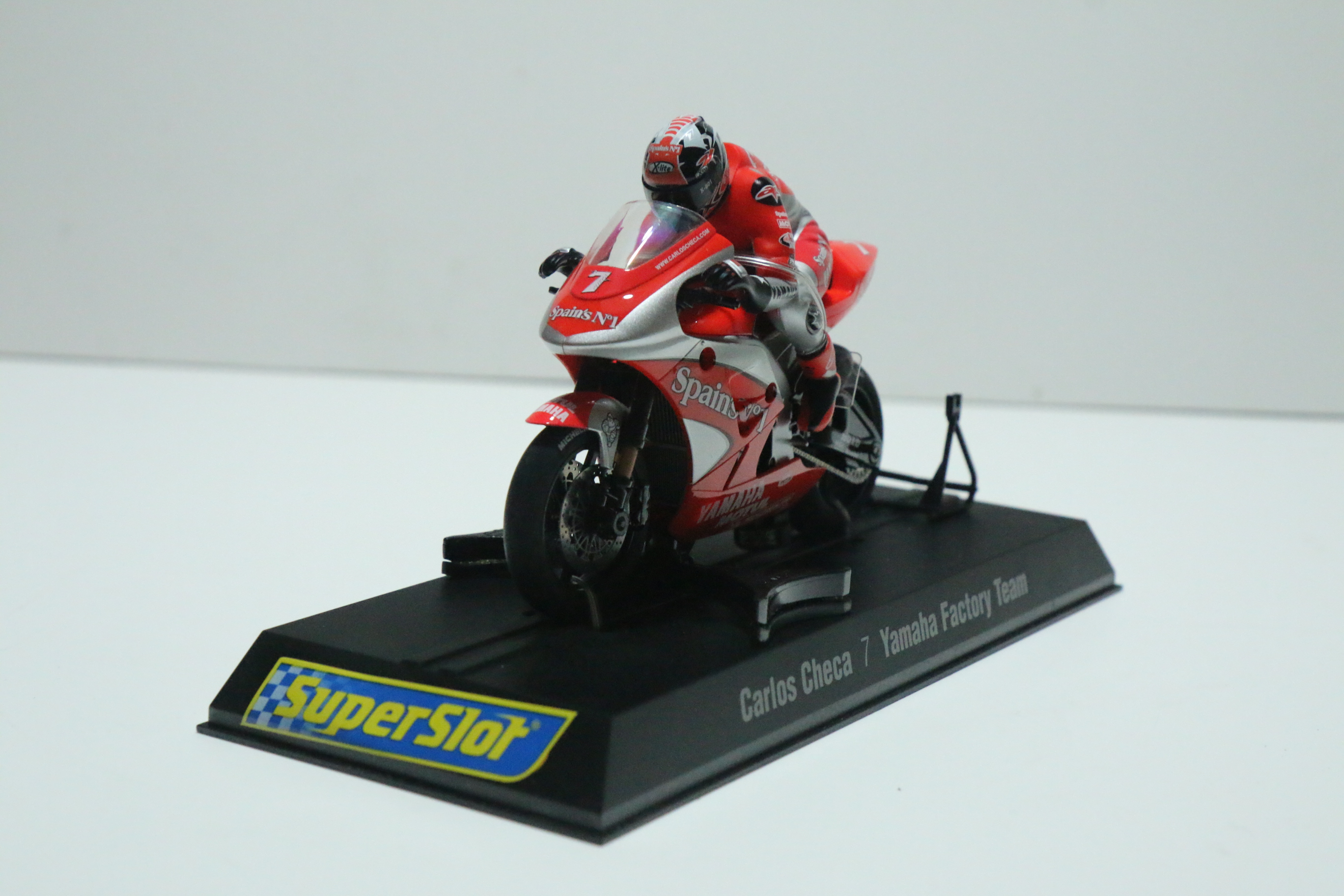 SUPERSLOT MotorGP Yamaha Carlos Checa No.7 nr. C6006 Zilver/Rood in OVP!