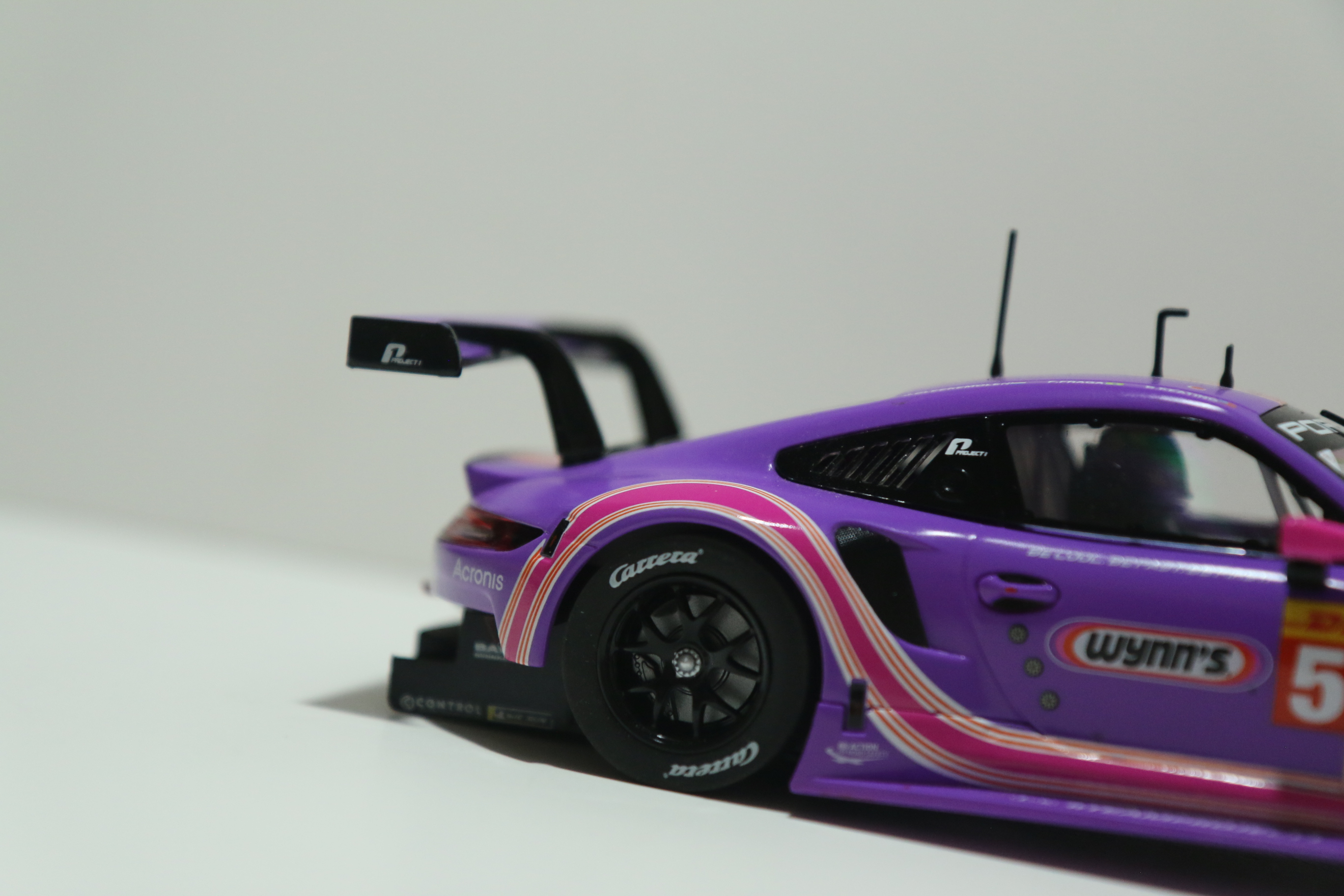 Carrera Digital 124 Porsche 911 RSR Paars No.57 nr. 23913