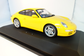 1:24  Porsche 911 Carrera S ( Typ 997)  geel  nr. 14122