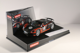 Carrera Evolution Porsche 918 Spyder  No. 25.  zwart met rode striping.   nr. 27472.