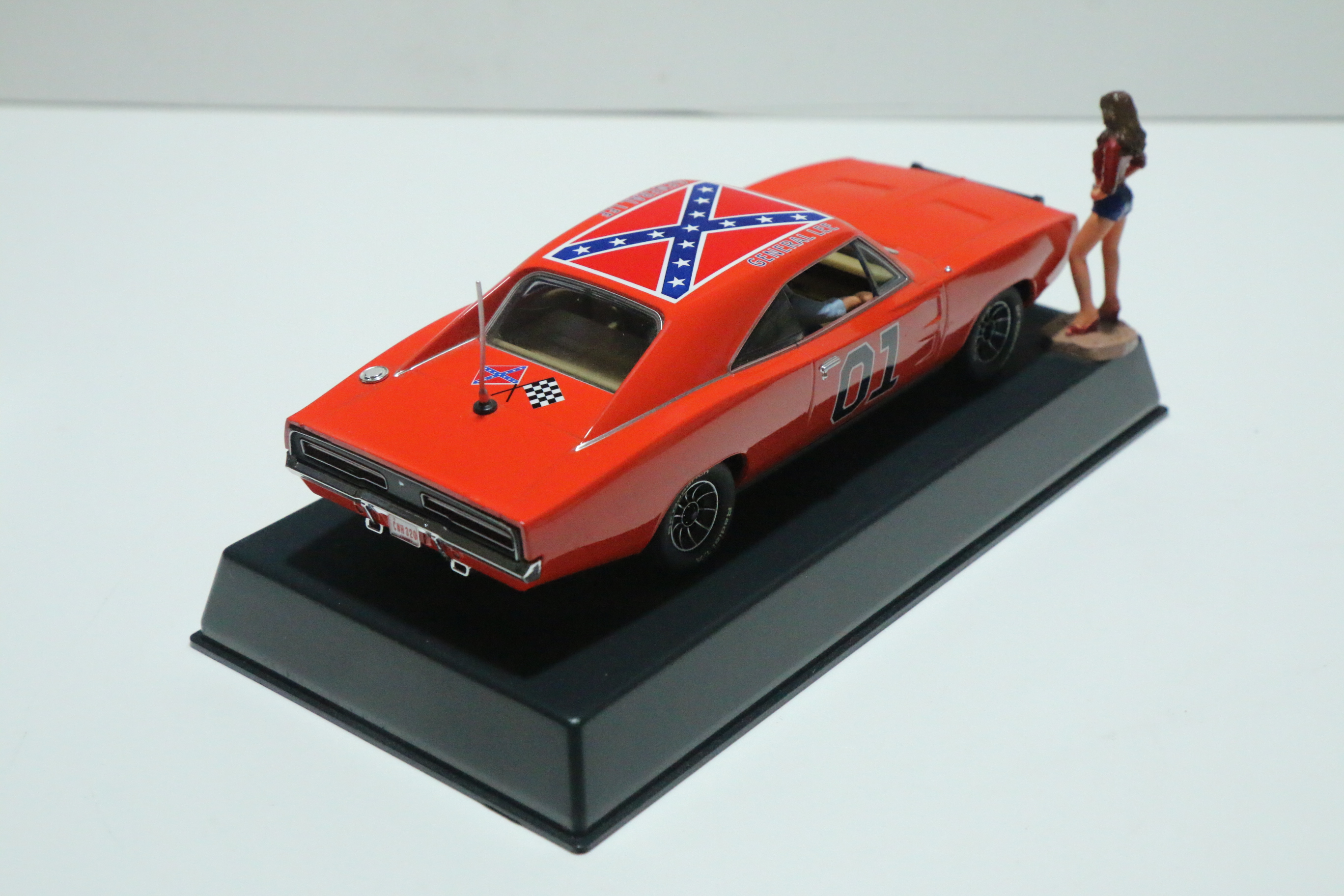 Pioneer Dodge Charger THE GERNERAL LEE No.01 nr. P016 in OVP!