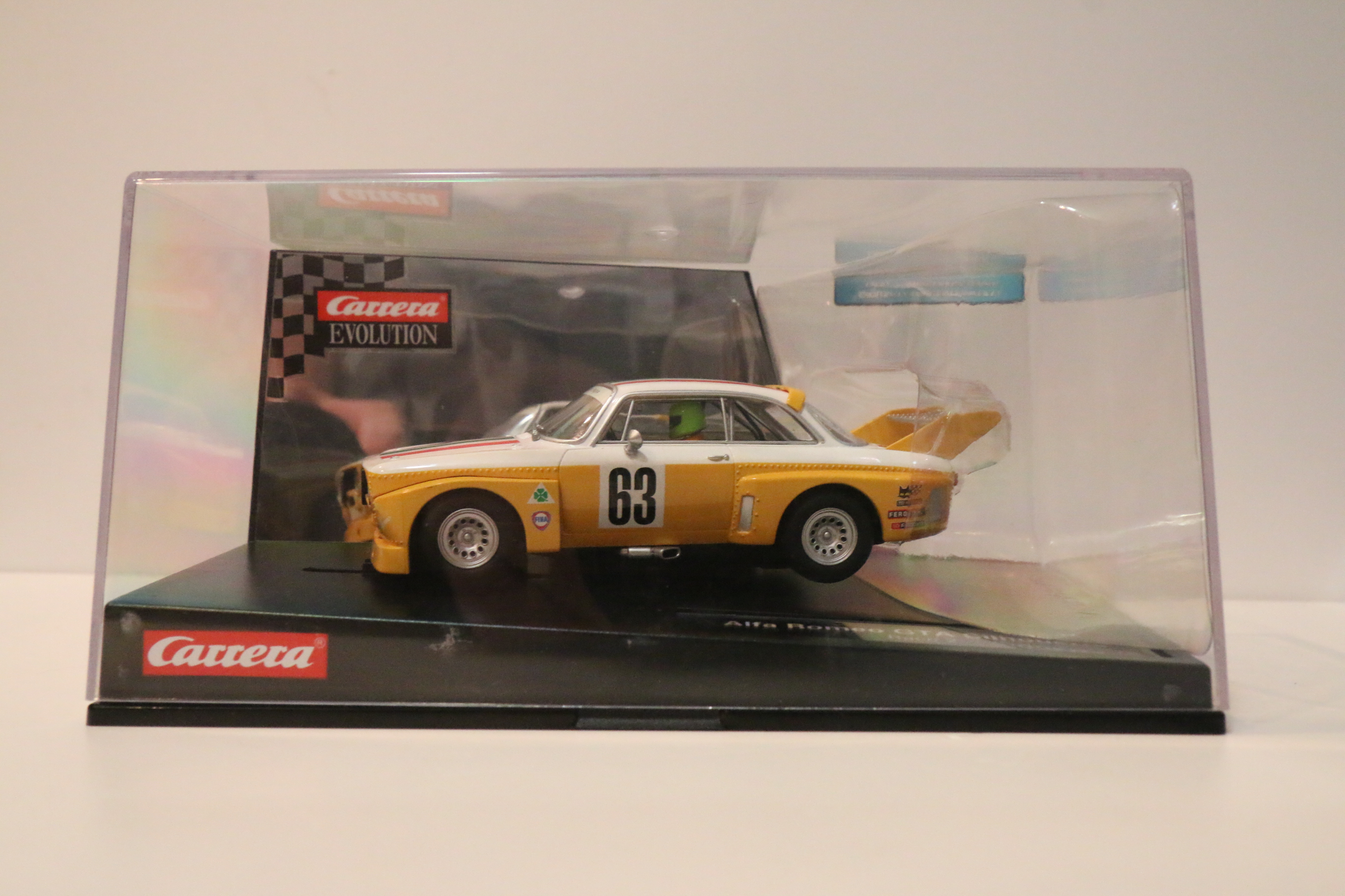 Carrera Evolution Alfa Romeo GTA geel/wit No.63 nr. 27416 in OVP!